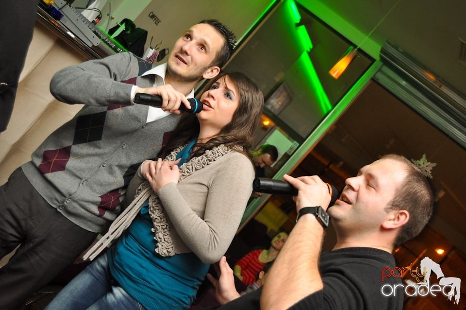 Karaoke Night în Blondy's Art Café, 