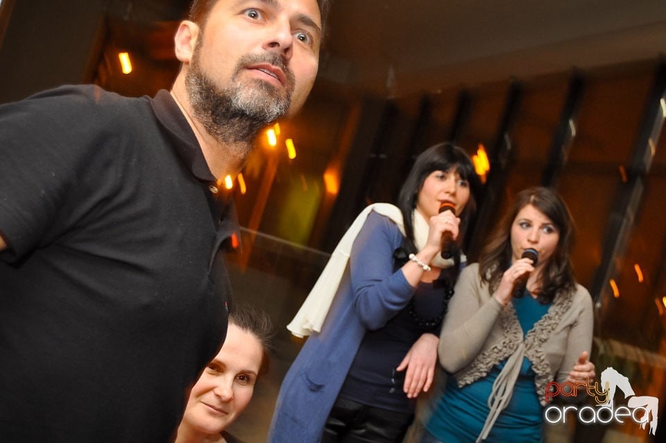 Karaoke Night în Blondy's Art Café, 