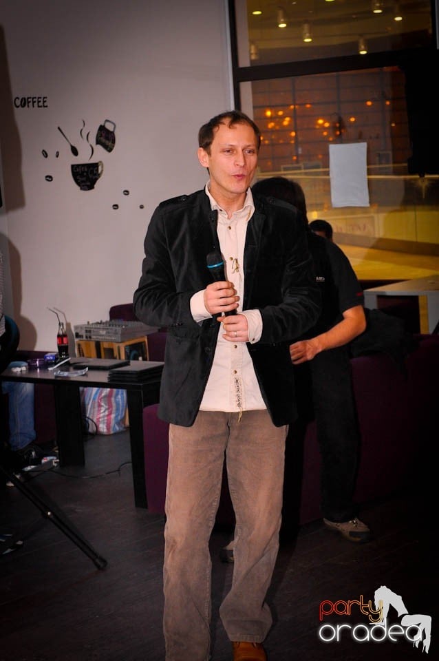 Karaoke Night în Blondy's Art Cafe, 