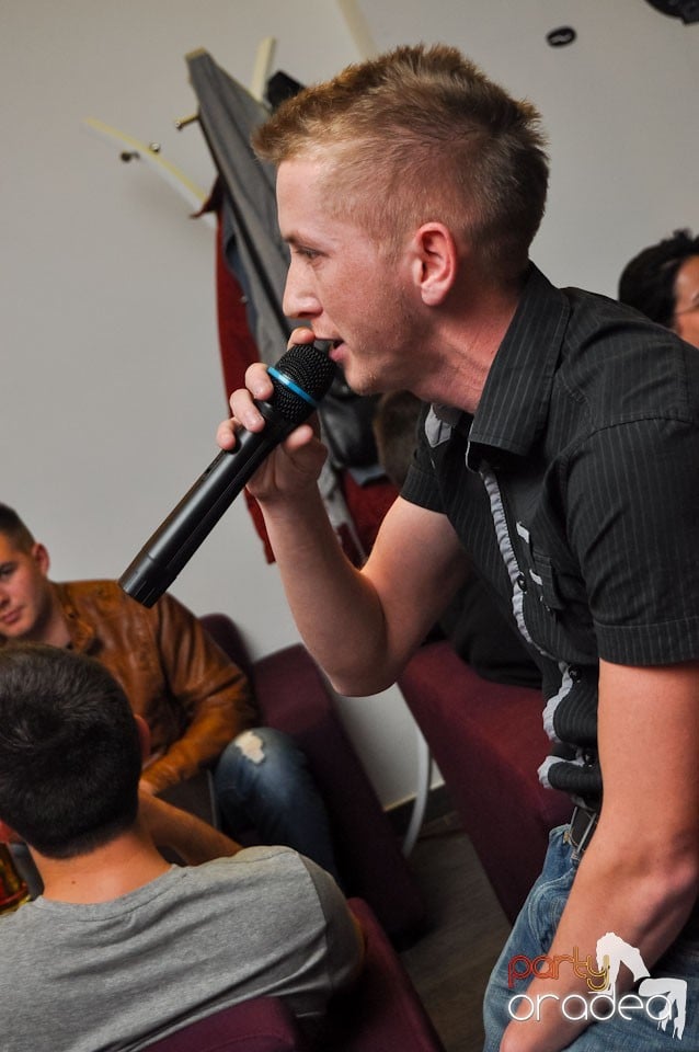 Karaoke-night în Blondy's Art Café, 