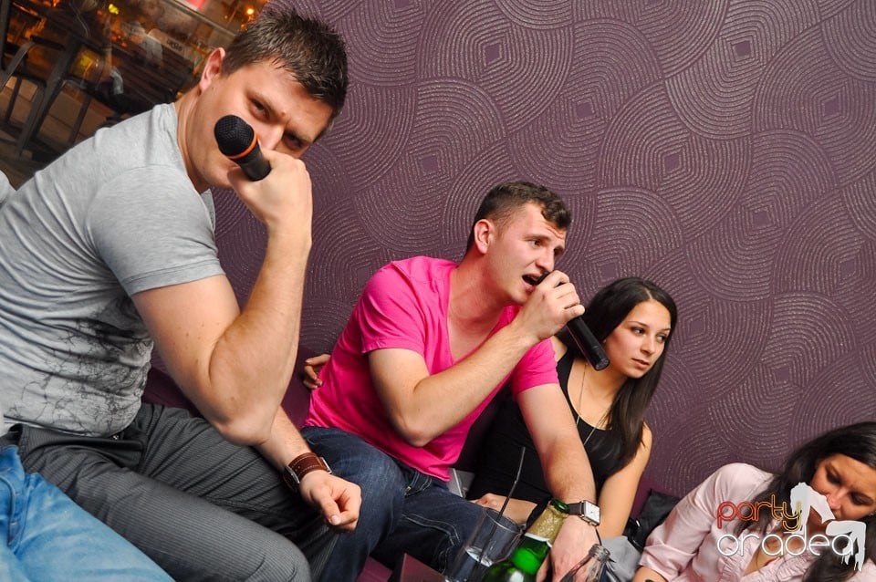 Karaoke-night în Blondy's Art Café, 