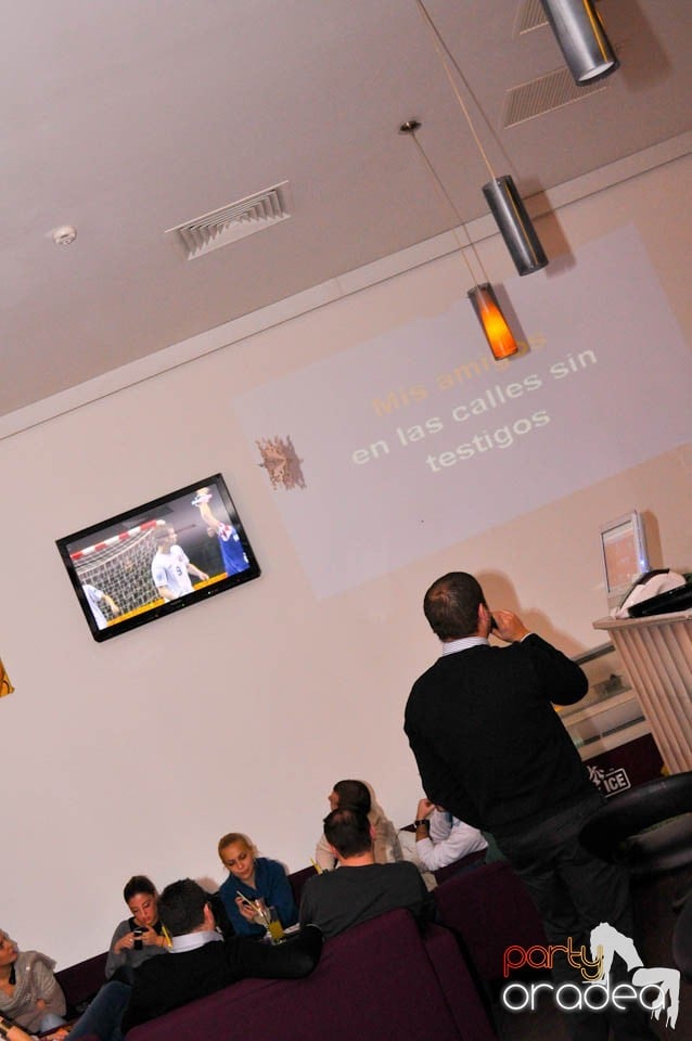 Karaoke Night în Blondy's Art Cafe, 