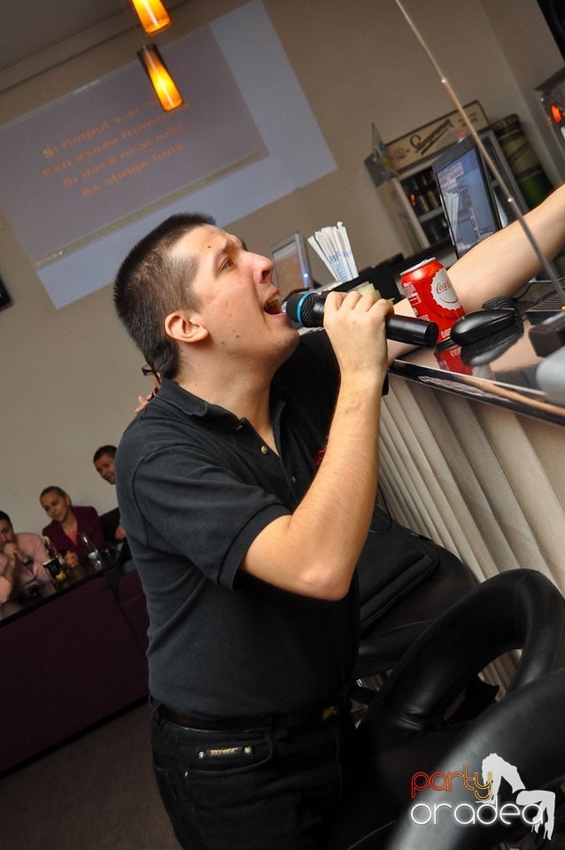 Karaoke-night în Blondy's Art Café, 