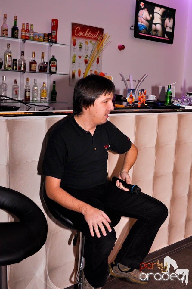 Karaoke Night în Blondy's Art Cafe,