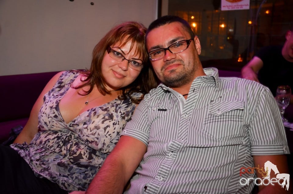Karaoke Night în Blondy's Art Café,