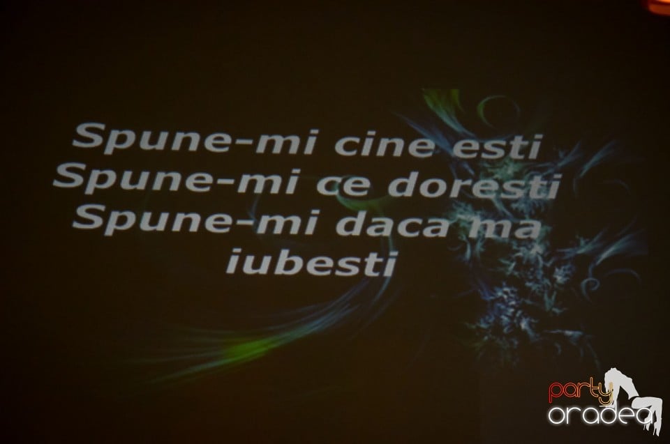 Karaoke Night în Blondy's Art Café, 