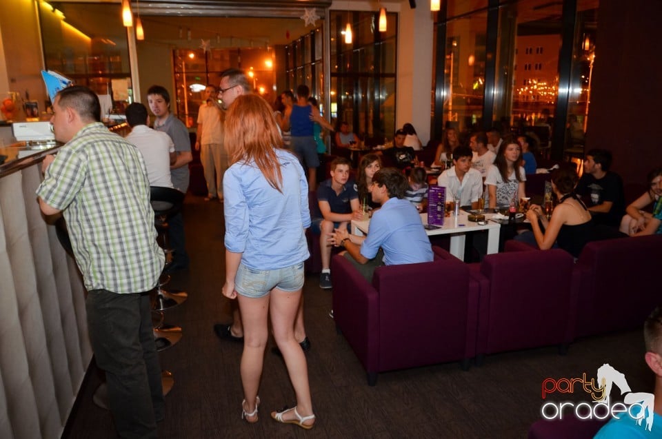 Karaoke Night în Blondy's Art Café,