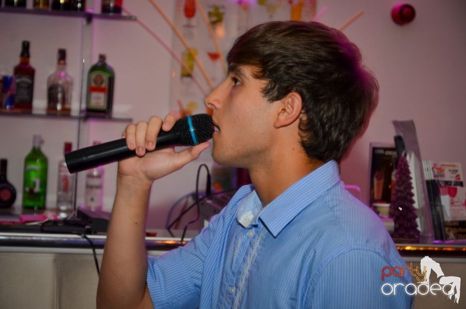 Karaoke Night în Blondy's Art Café,