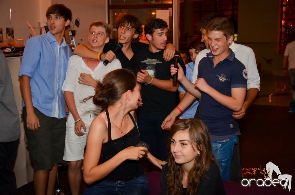Karaoke Night în Blondy's Art Café,