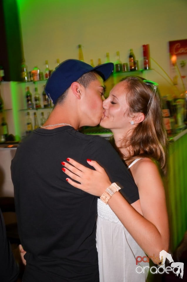 Karaoke Night în Blondy's Art Café,