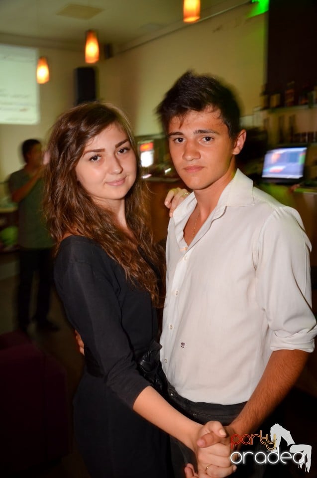 Karaoke Night în Blondy's Art Café,