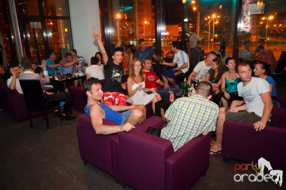 Karaoke Night în Blondy's Art Café,