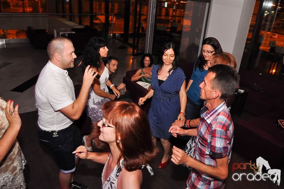 Karaoke Night în Blondy's Art Café, 