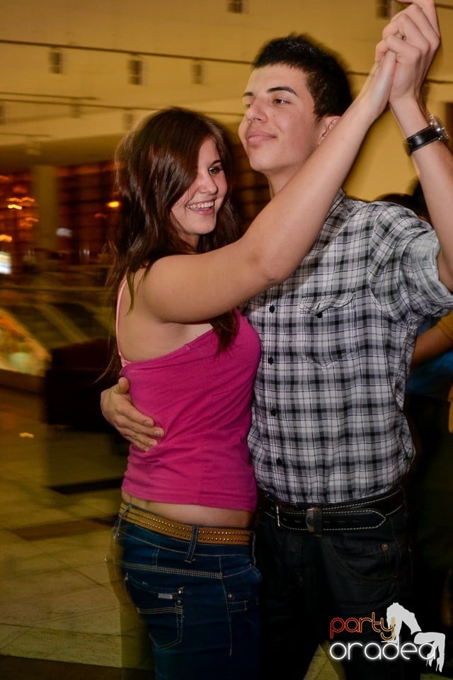 Karaoke Night în Blondy's Art Café, 