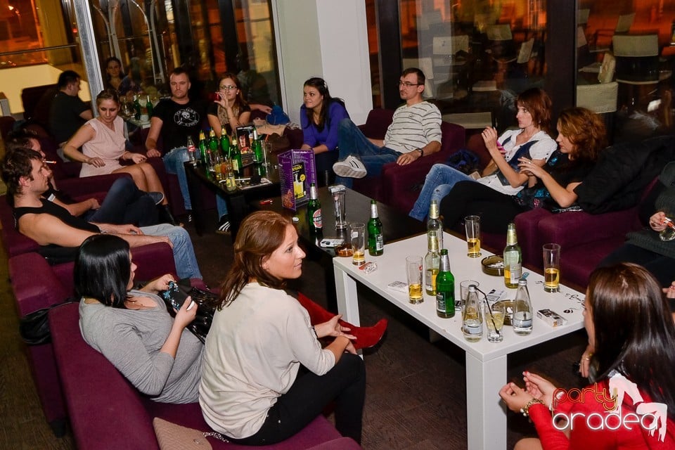 Karaoke Night în Blondy's Art Café, 