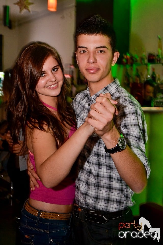 Karaoke Night în Blondy's Art Café, 