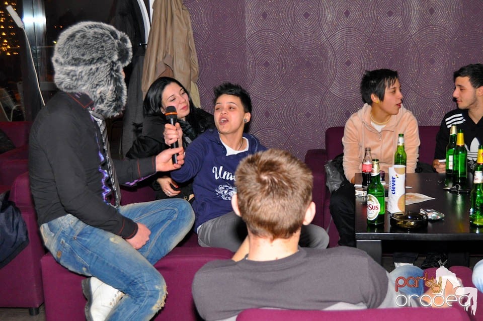 Karaoke Night în Blondy's, 