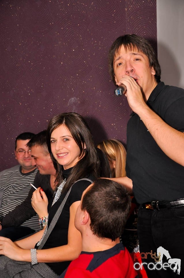 Karaoke Night în Blondy's, 