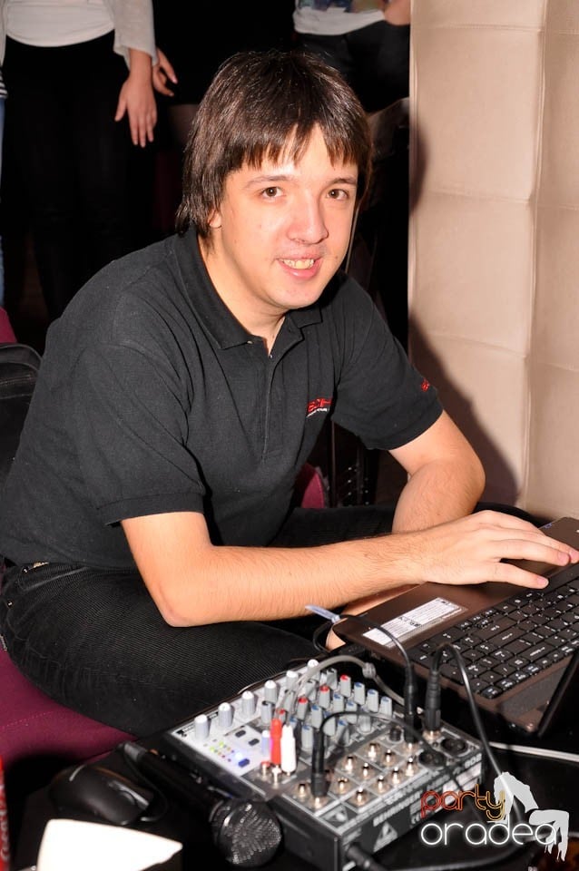 Karaoke Night în Blondy's, 