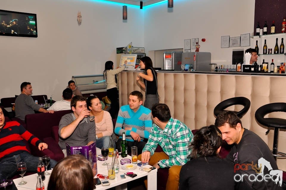 Karaoke Night în Blondy's, 