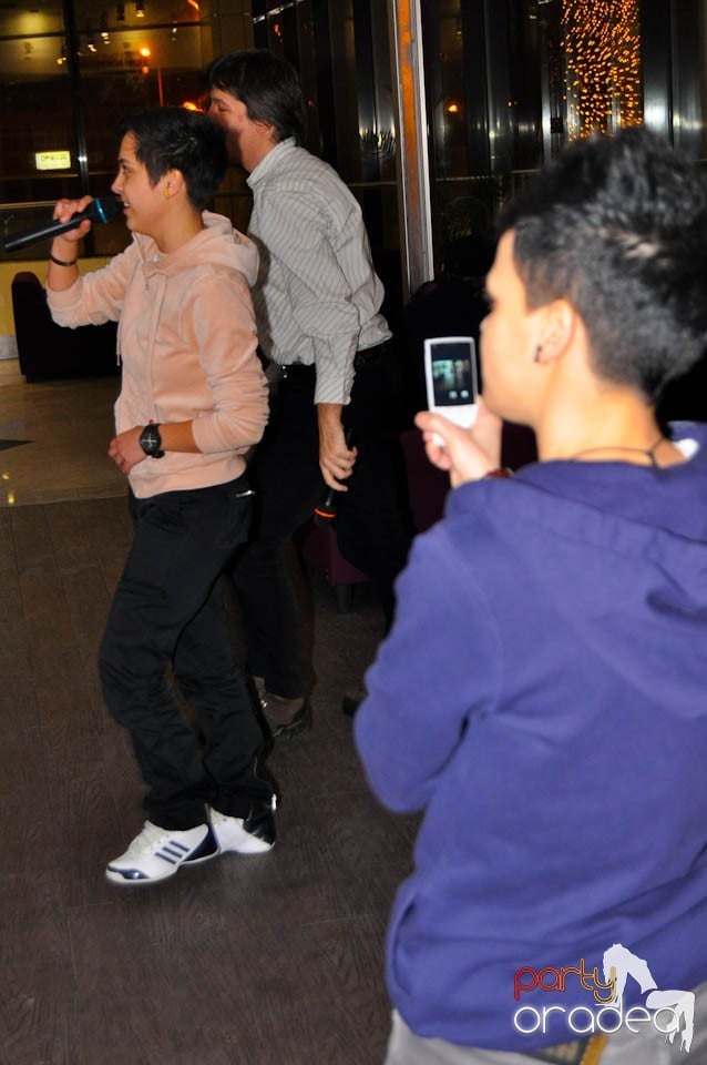 Karaoke Night în Blondy's, 