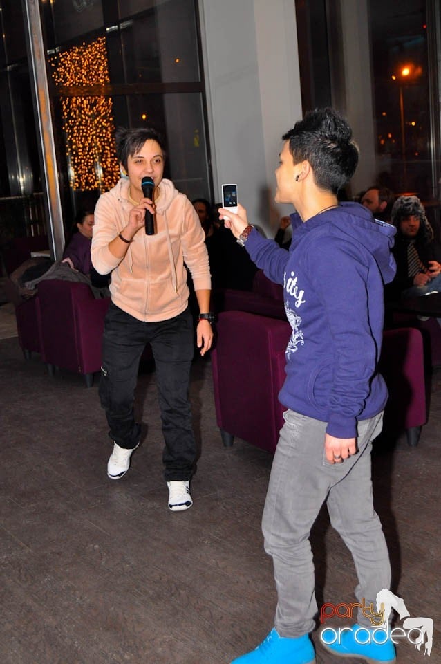 Karaoke Night în Blondy's, 