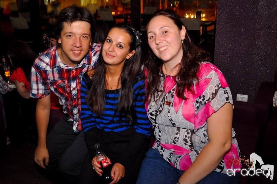 Karaoke Night în Blondy's, 