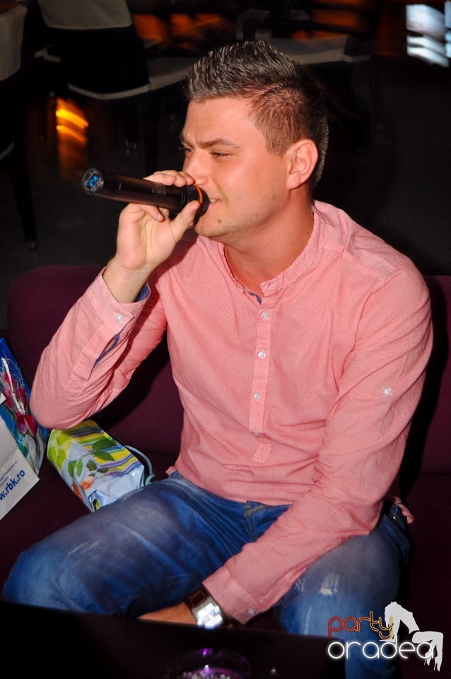 Karaoke Night în Blondy's, 