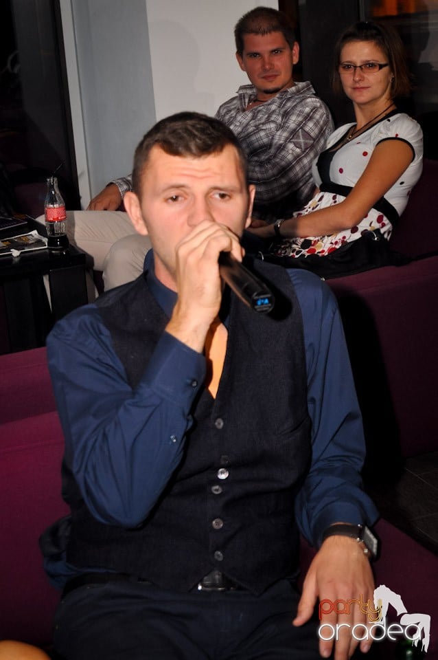 Karaoke Night în Blondy's, 