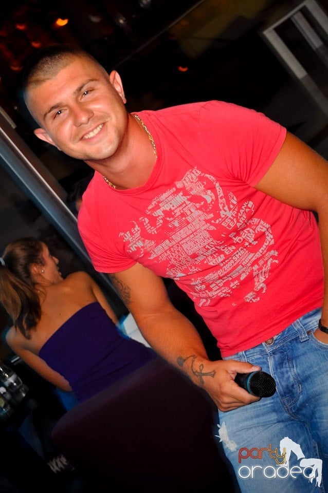 Karaoke Night în Blondy's, 