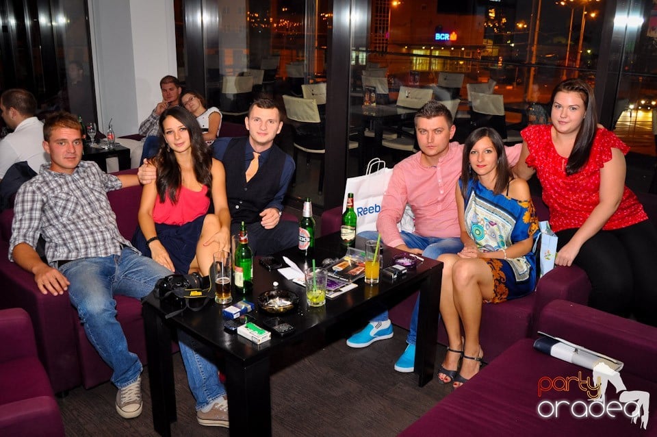 Karaoke Night în Blondy's, 