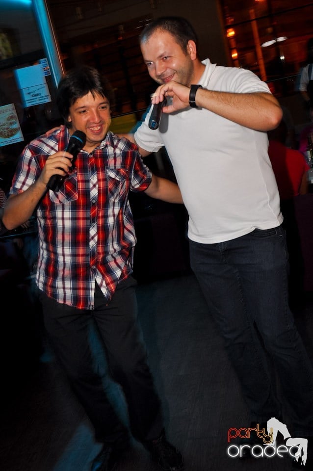 Karaoke Night în Blondy's, 