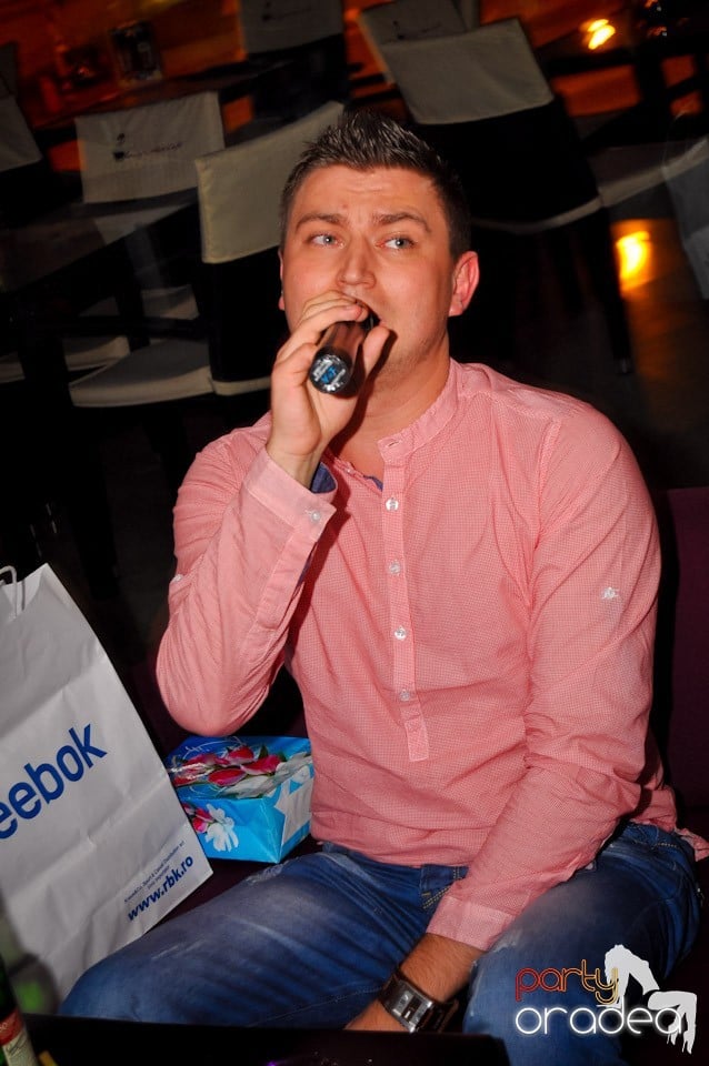 Karaoke Night în Blondy's, 