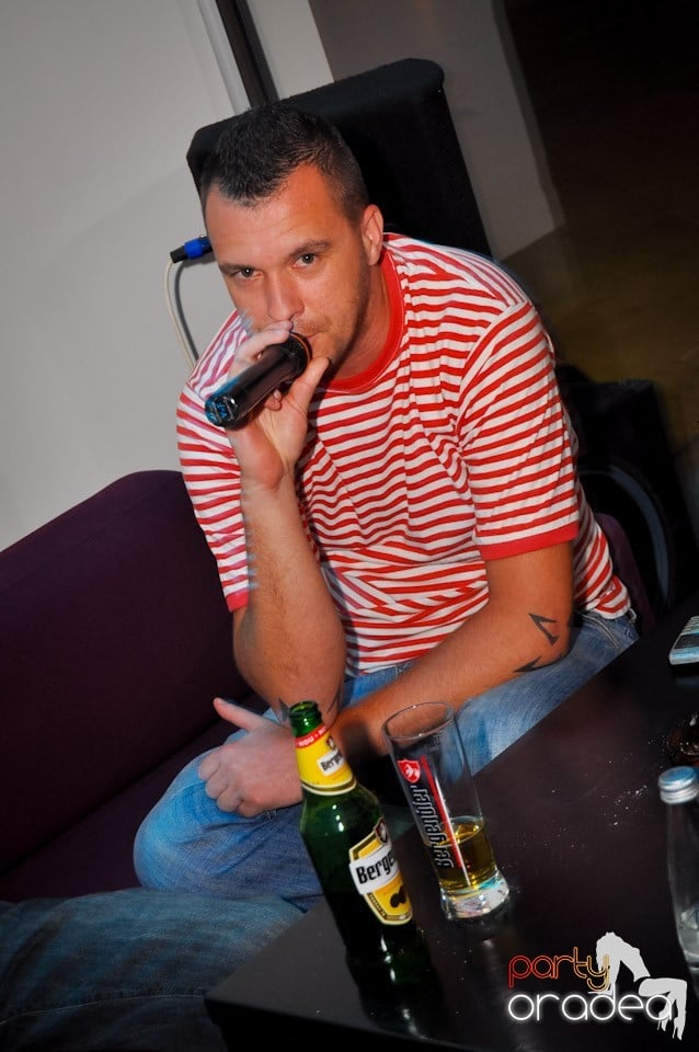 Karaoke Night în Blondy's, 