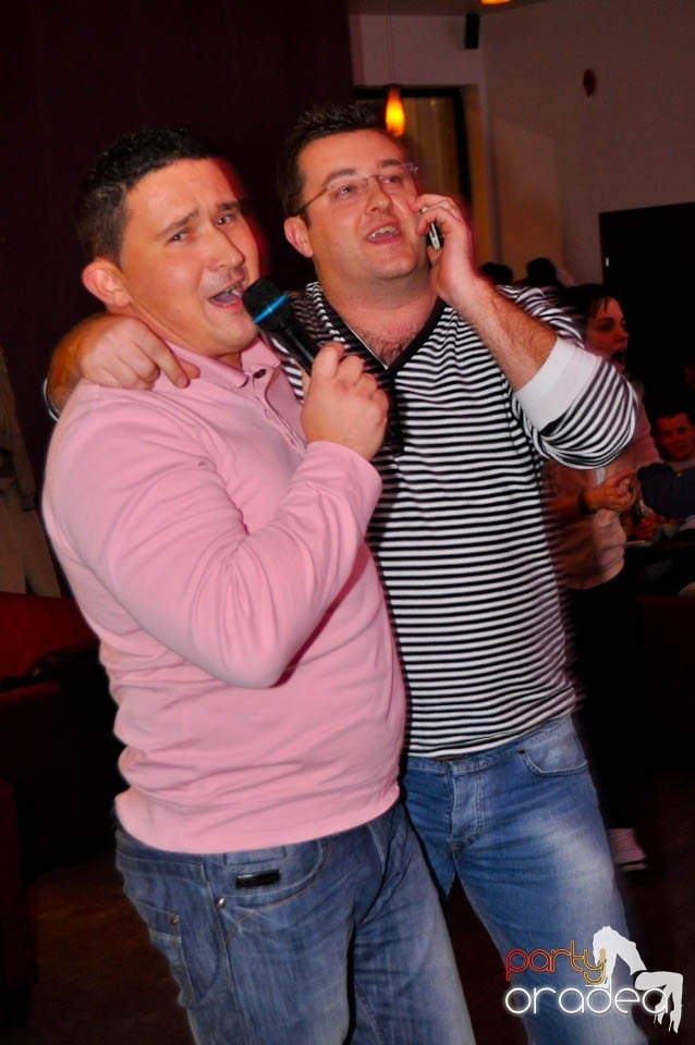 Karaoke Night în Blondy's, 