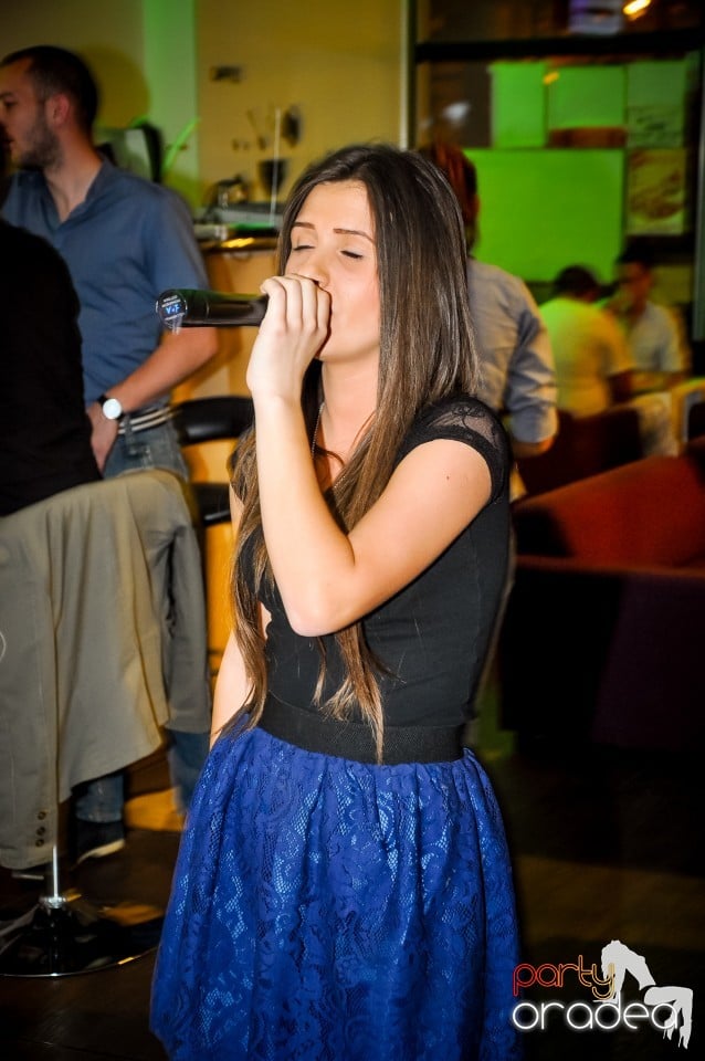 Karaoke night, 