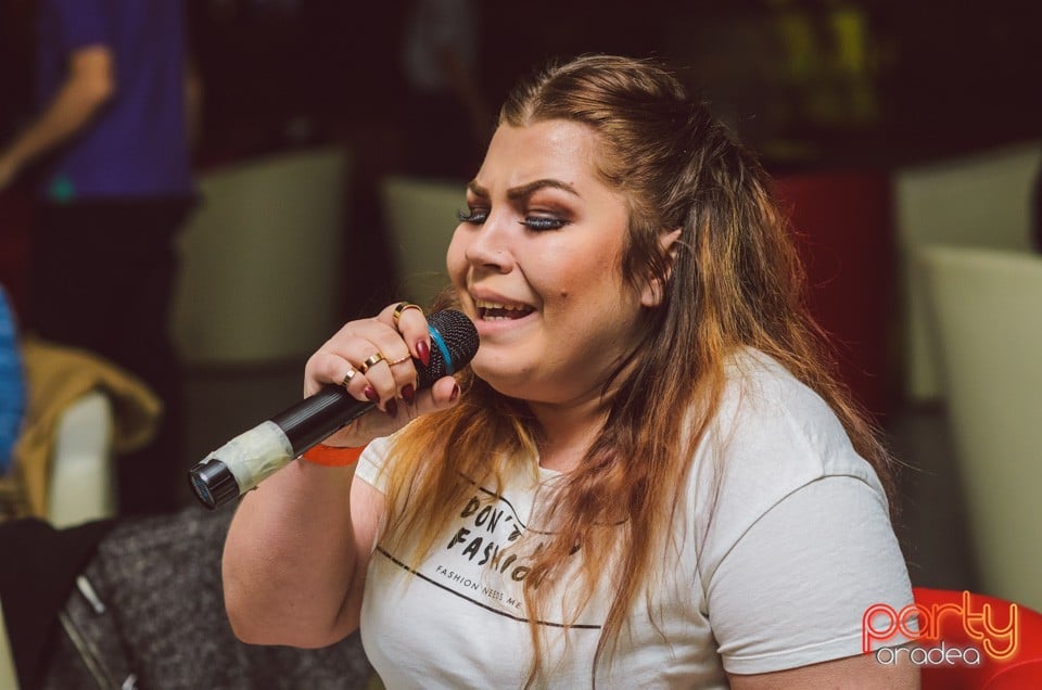 Karaoke Night, 