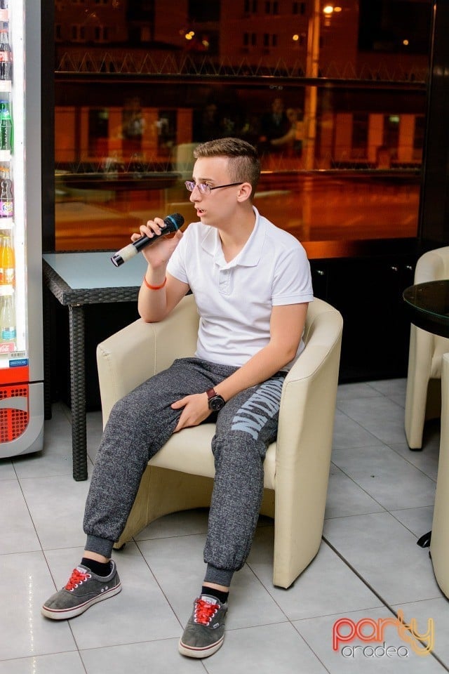 Karaoke Night, 
