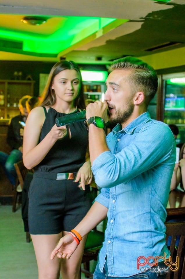 Karaoke Night, Green Pub