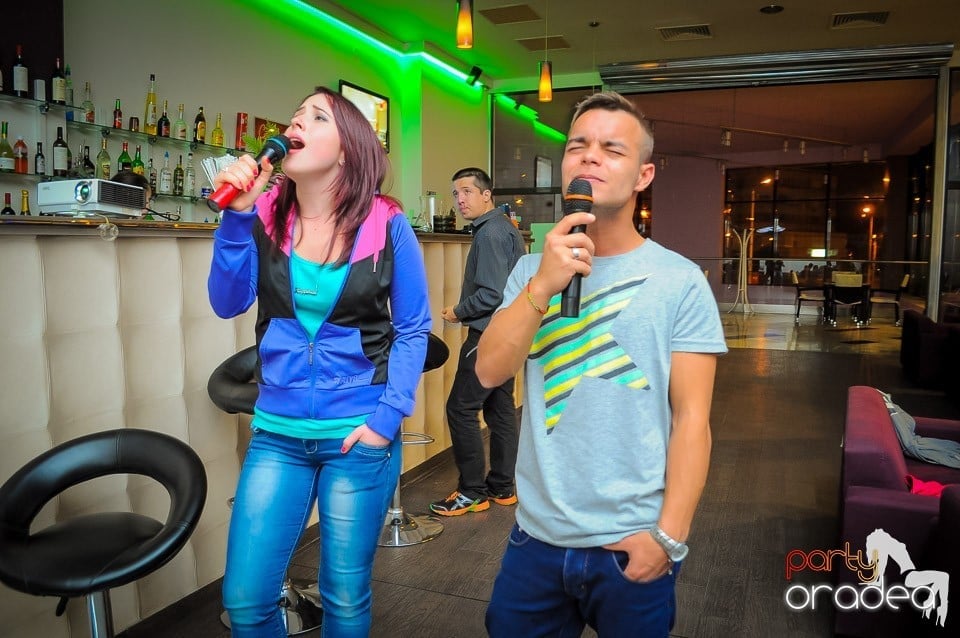 Karaoke night, 