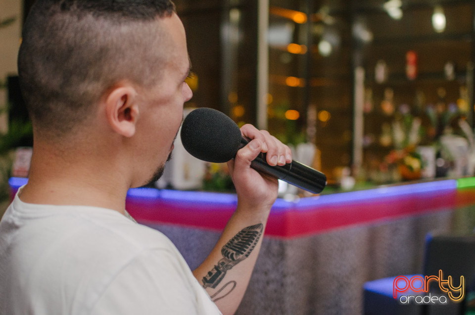 Karaoke Night, 