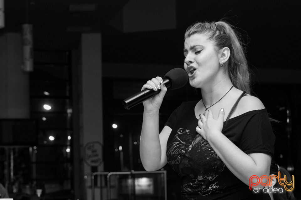 Karaoke Night, 