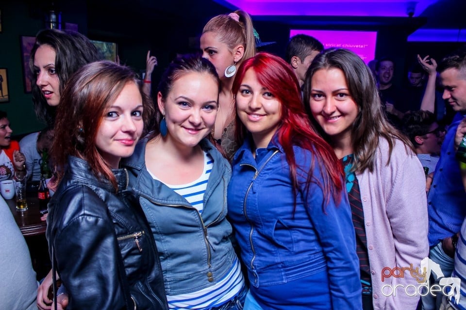 Karaoke night, Green Pub
