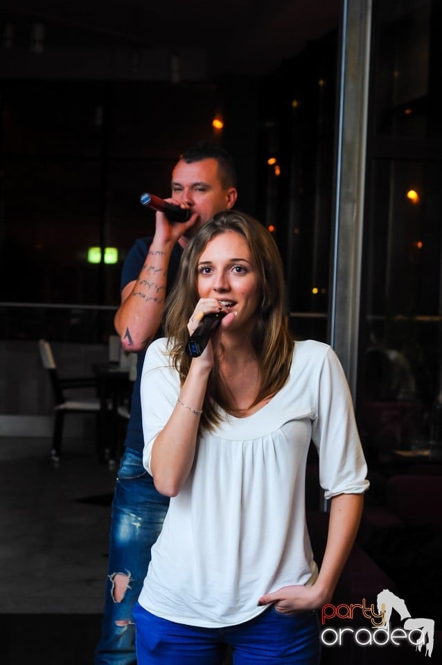 Karaoke night, 