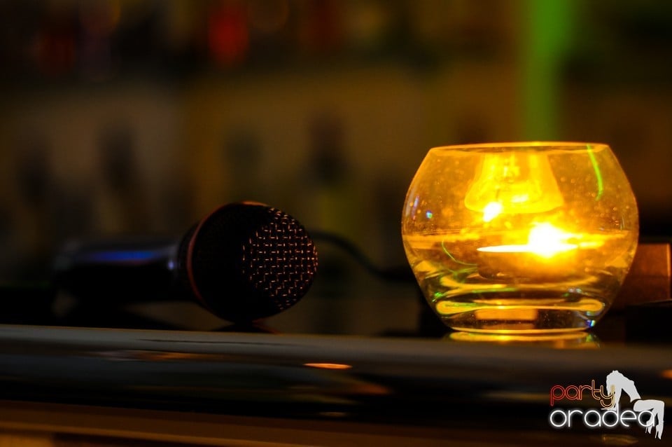 Karaoke night, 
