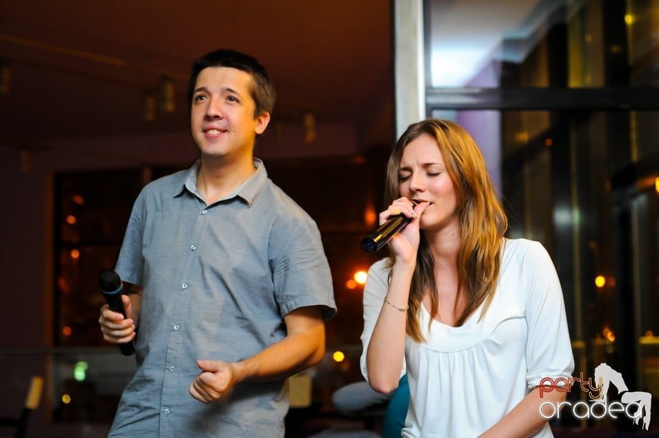 Karaoke night, 