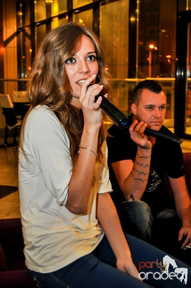 Karaoke night, 