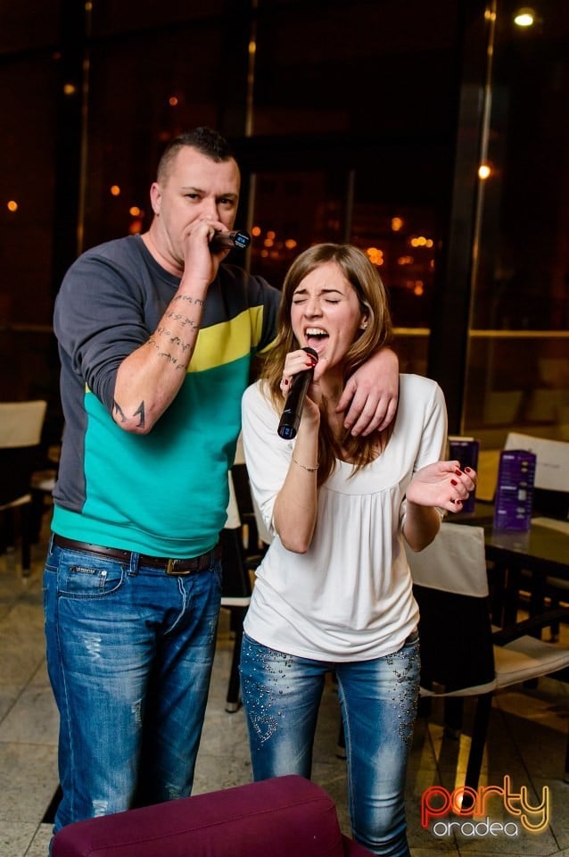 Karaoke night, 
