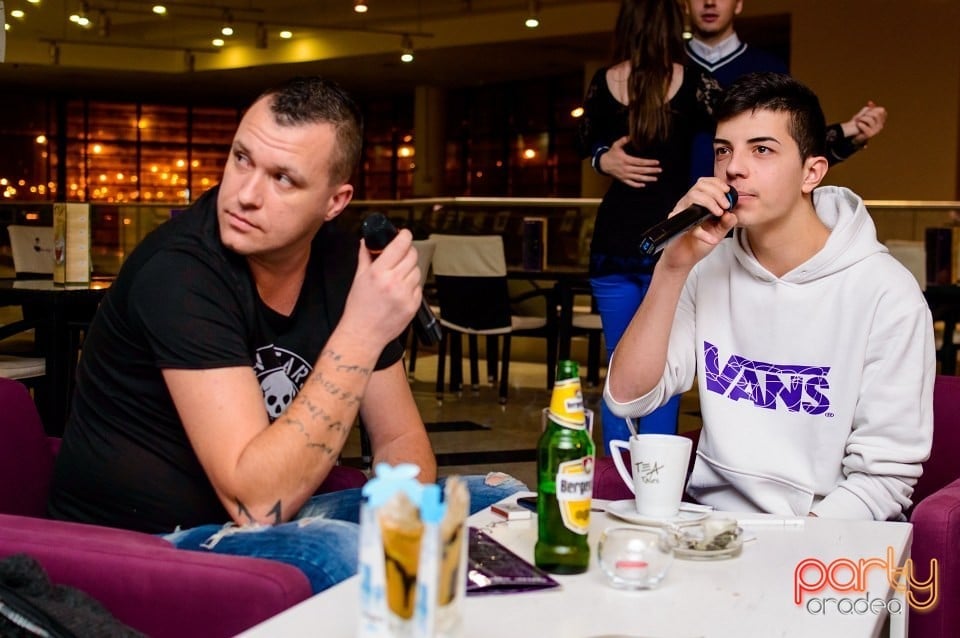 Karaoke night, 
