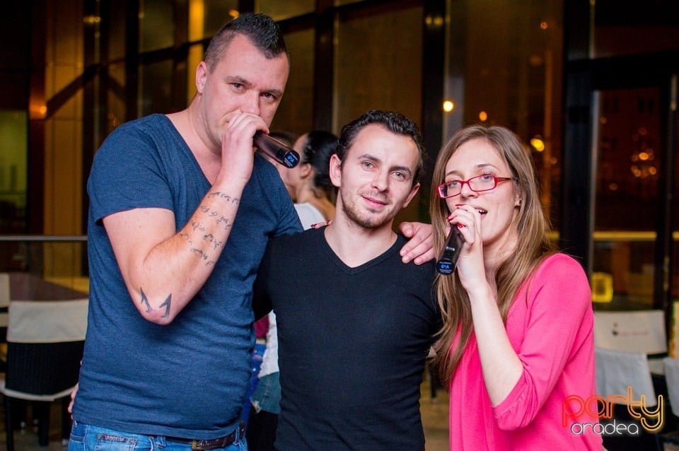 Karaoke night, 